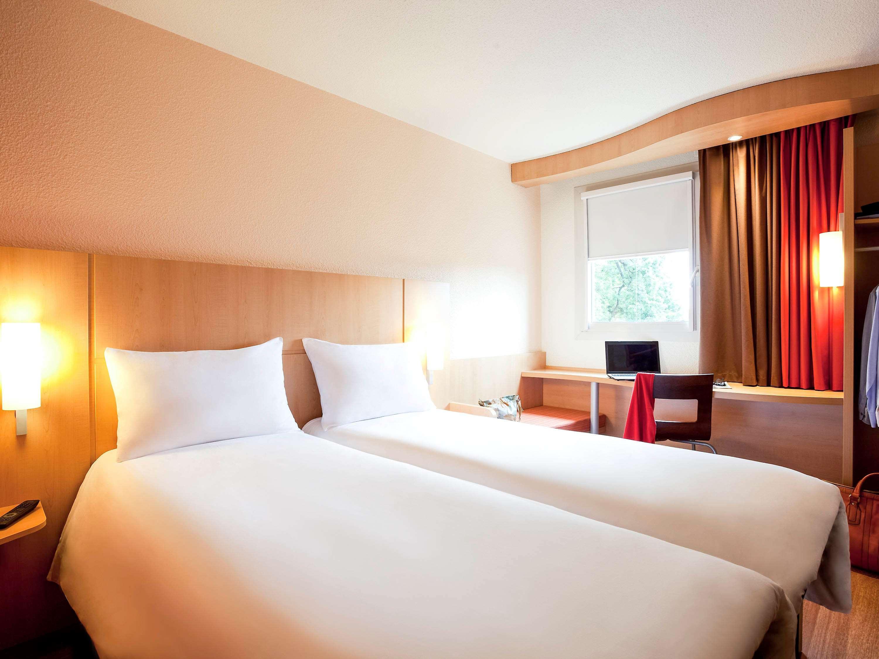 Hotel Ibis Lyon Est Chaponnay Exteriér fotografie
