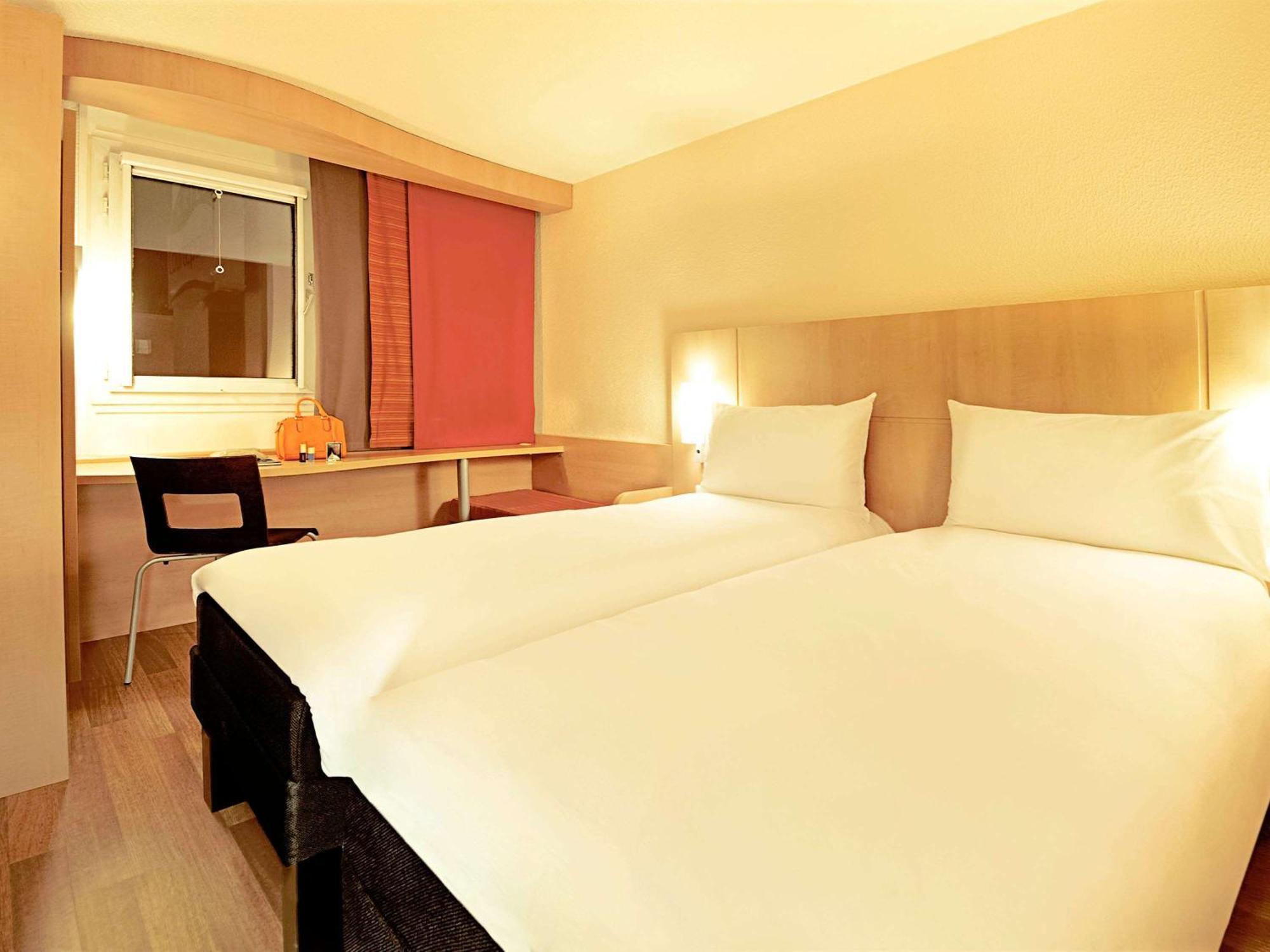Hotel Ibis Lyon Est Chaponnay Exteriér fotografie